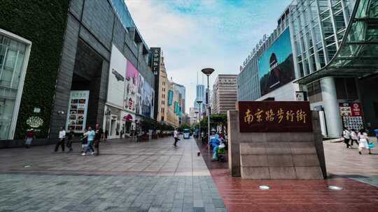 上海南京路步行街 上海南京路阴天街景视频素材模板下载