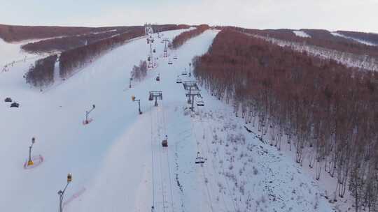 高山雪场雪道滑雪