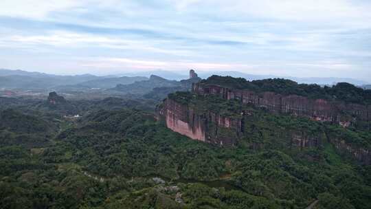 航拍韶关丹霞地貌 丹霞山阳元峰长老峰景区