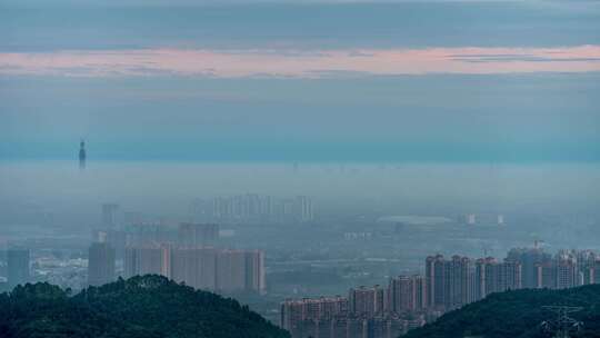 龙泉山看城市全景平流雾