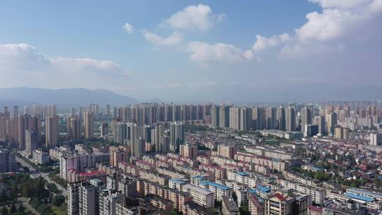 陕西汉中城市空镜右横移前进