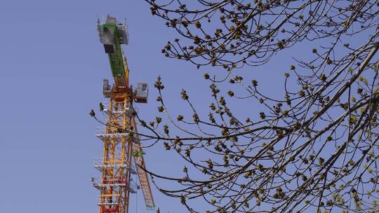 建筑施工工地老吊吊车塔吊视频素材模板下载