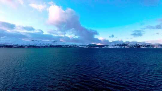 海边雪山的时间流逝