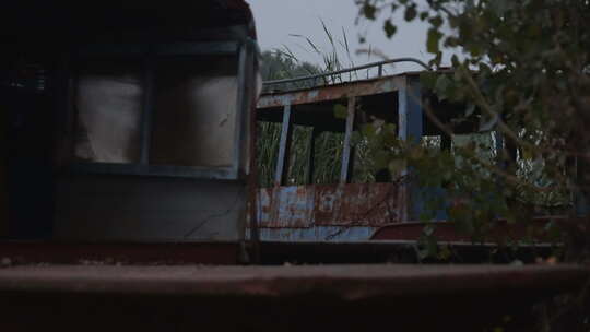 白洋淀破船凄凉诡异残破  生锈 废弃 腐蚀