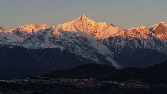 云南香格里拉梅里雪山飞来寺高空航拍