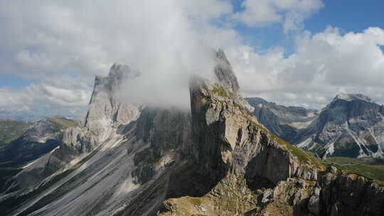 特伦蒂诺上阿迪热白云石阿尔卑斯山南蒂罗尔意大利欧洲的塞塞达和弗切塔高峰视频素材模板下载