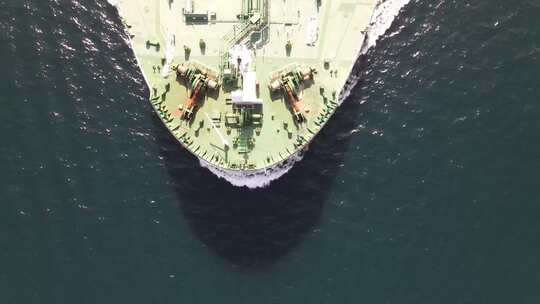 航拍海上运输的船视频素材模板下载