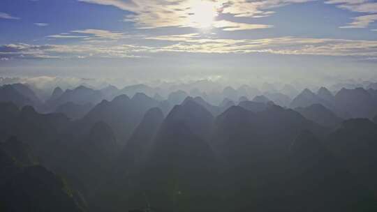 广西早晨大山晨光山川山峰光影山脉喀斯特