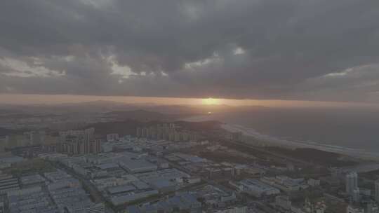 航拍威海高区西海岸冬季城市天际线晚霞