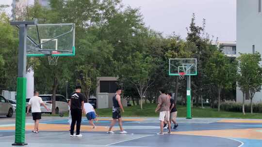 阿那亚小区居民打篮球视频素材模板下载