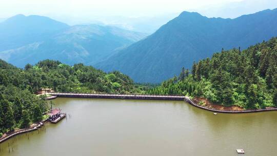 航拍宜春明月山风景区月亮湖