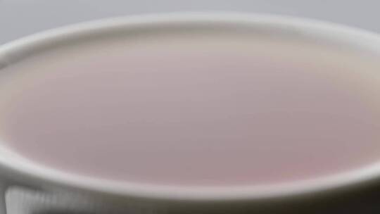 升格拍摄茶水滴落茶杯茶汤唯美写意品茶视频