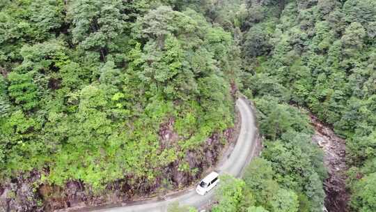 浙江温州泰顺县乌岩岭白天山路行车航拍