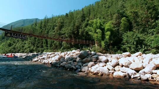 升格拍摄四川宣汉桃溪谷景区峡谷漂流