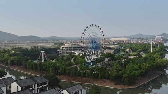 航拍上海世茂深坑秘境游乐场全景