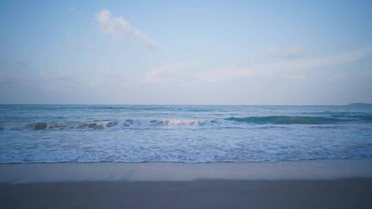 沙滩海浪一望无际海平面