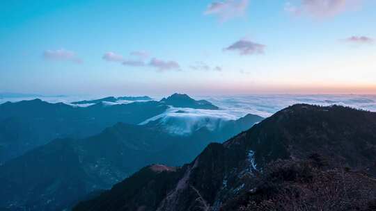 山顶山峰云雾缭绕云海延时摄影4k25帧