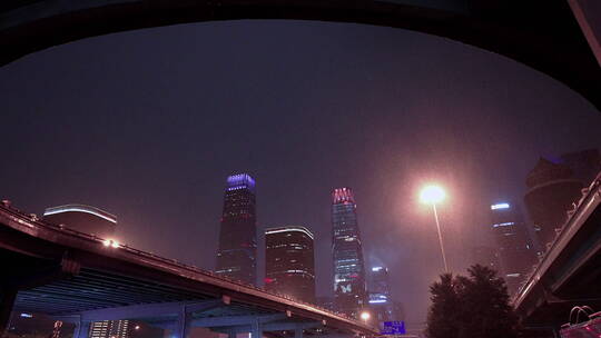 桥梁城市夜景国贸大雨雷电冰雹