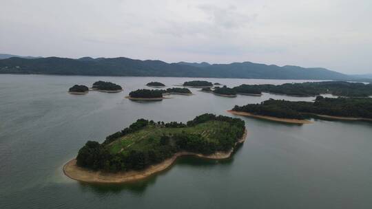 航拍湖北荆州洈水景区