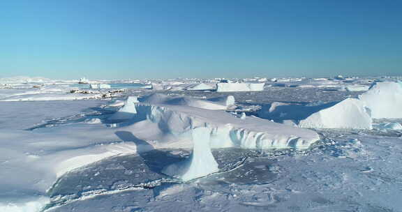 极地冰岛冬季景观空中全景