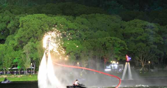 水上飞人放烟花表演 苏州新区狮山广场