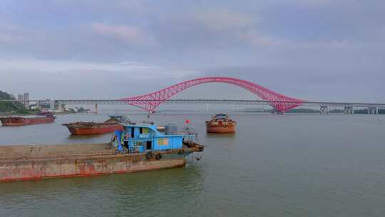 航拍广州明珠湾大桥轮船经过
