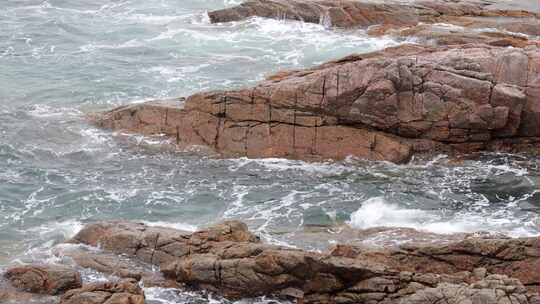 深圳海岸线-大梅沙礁石风起浪涌