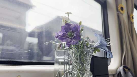 列车车厢过渡转场