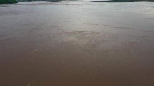 黄河水面特写