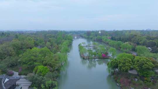 航拍烟雨江南扬州瘦西湖风景区