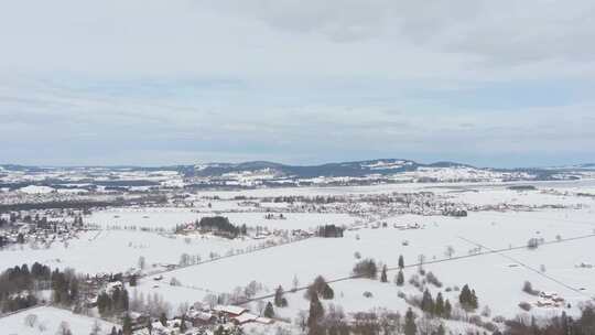冬日的新天鹅堡。德国巴伐利亚阿尔卑斯山