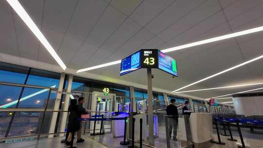 四川成都天府国际机场登机口人脸识别视频素材模板下载