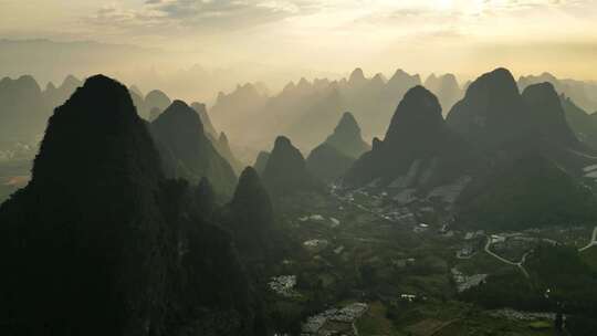 航拍桂林山水风光日出与喀斯特山峰