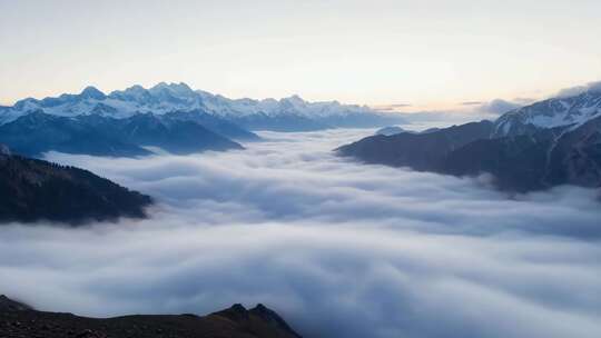 雪山云海全景自然风光