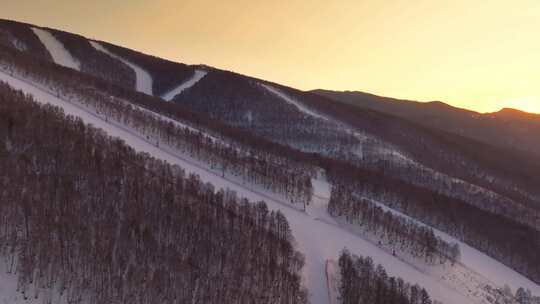 冬季高山雪场雪道