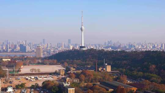 武汉龟山电视塔汉江湾两岸城市天际线