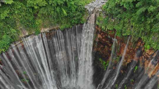 Tumpak SeWu，无人机，印度尼西