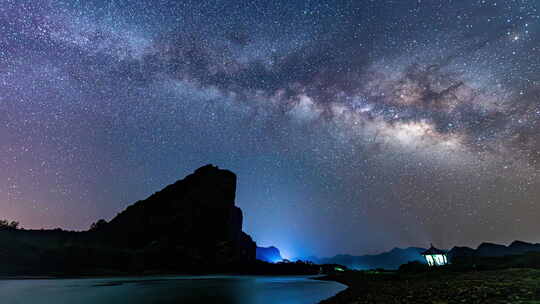 江西鹰潭道教祖庭龙虎山泸溪河夜晚银河星空