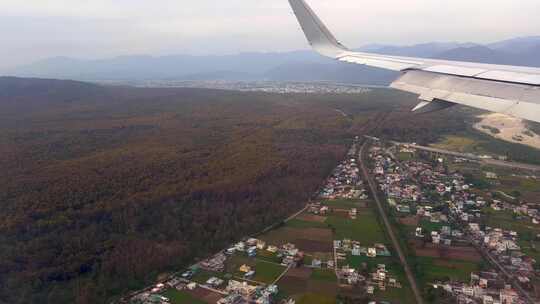 从德里到斯利那加：天空之旅。从德里机场到