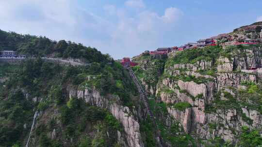 五月的泰山