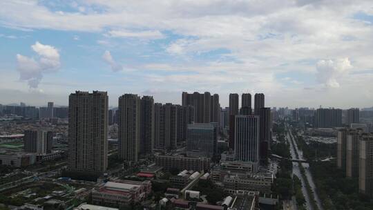 大雨过后的城市