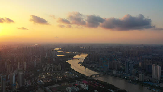 航拍武汉城市汉江湾江景夕阳晚霞落日天空