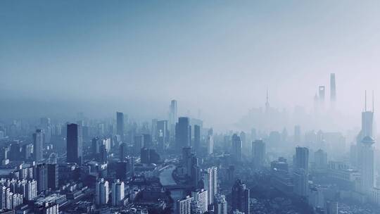 上海浦西清晨平流雾