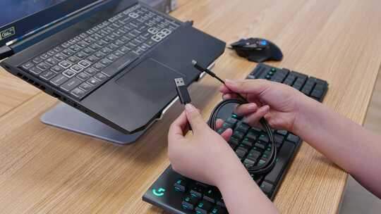 罗技G913无线RGB机械游戏键盘 矮轴电竞键盘