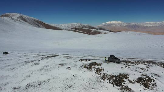 新疆塔什库尔干帕米尔高原雪原自驾越野