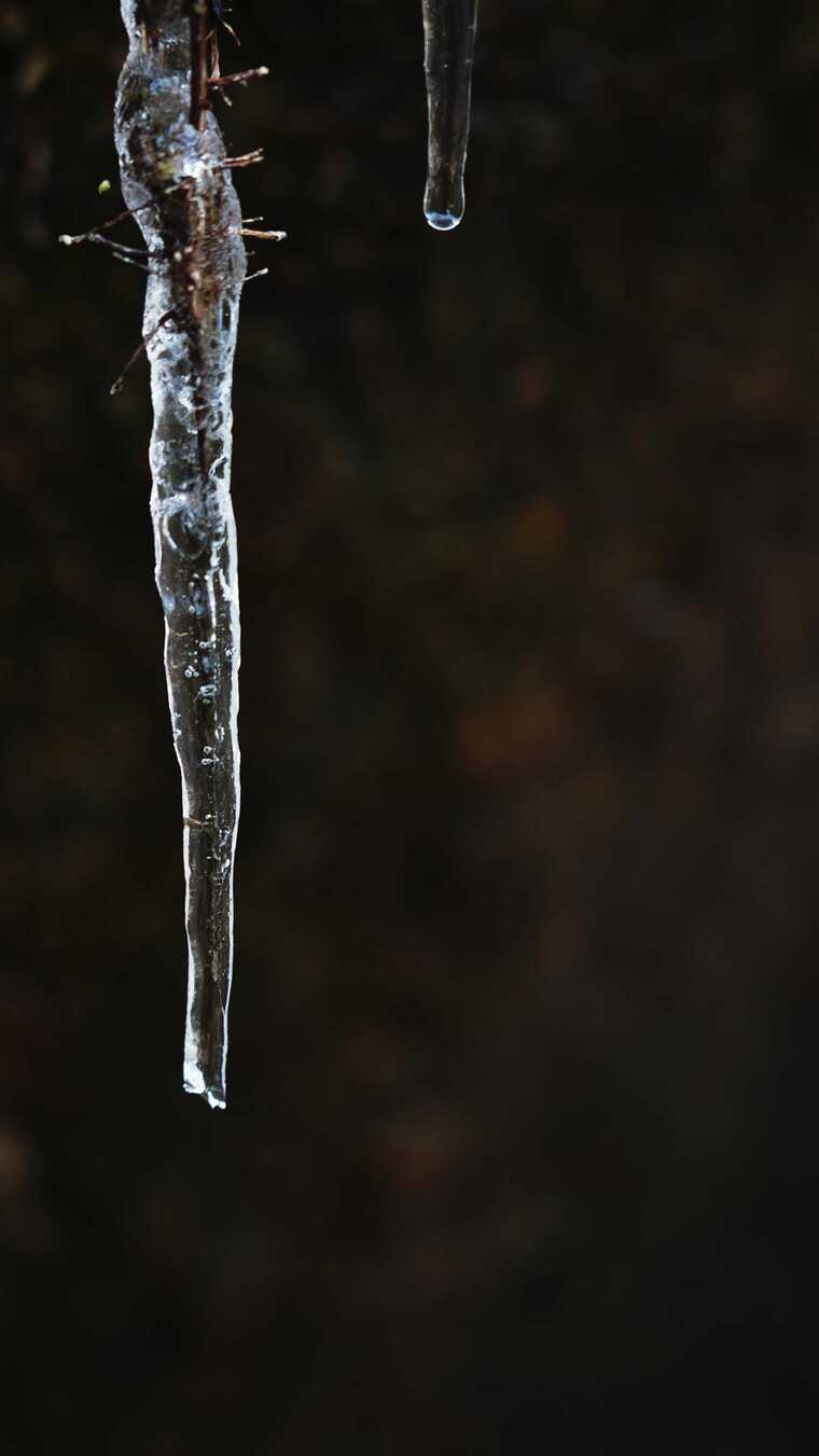 冰雪融化冰锥滴水升格