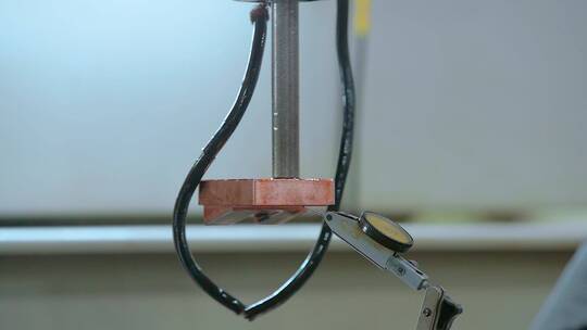 模具工厂视频CNC数控机床金属精细测量