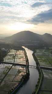 山区农村日落