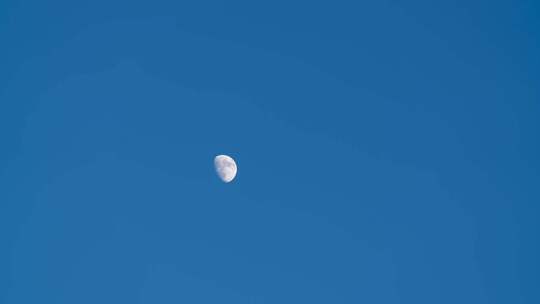 湖北省利川市月亮升起时刻