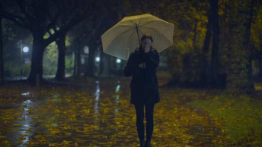 寂寞，女人，雨伞，雨